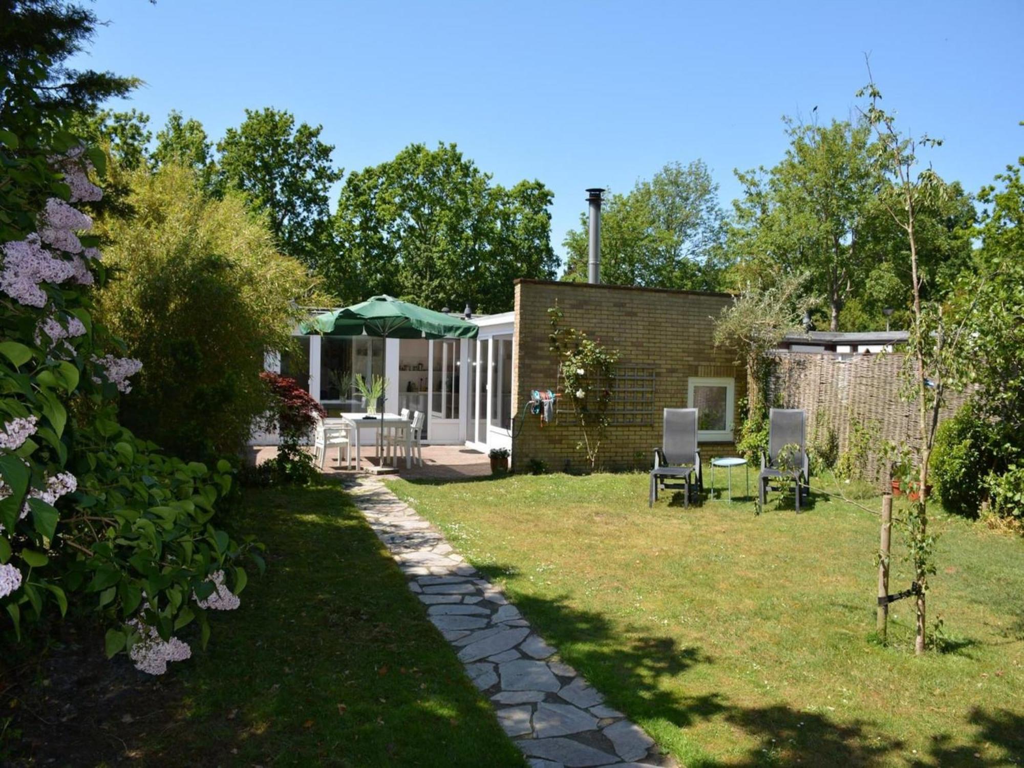 Stylish Bungalow With A Large Garden Sint Maartensvlotbrug Kültér fotó