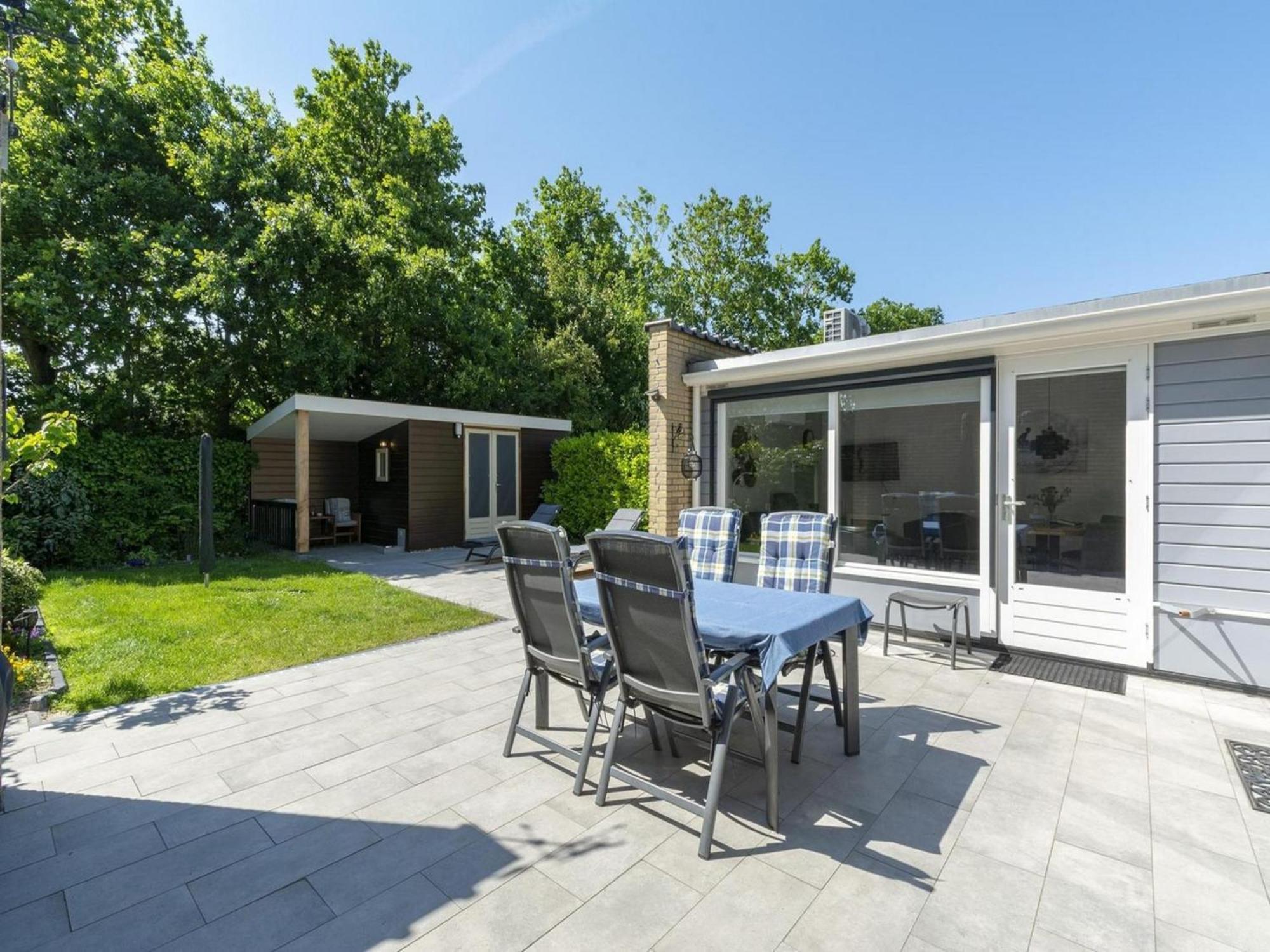 Stylish Bungalow With A Large Garden Sint Maartensvlotbrug Kültér fotó
